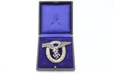 Cased Luftwaffe Pilot Badge by W. Deumer
