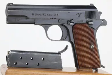 Minty 1943 Femaru Model 37 - Matching Magazine