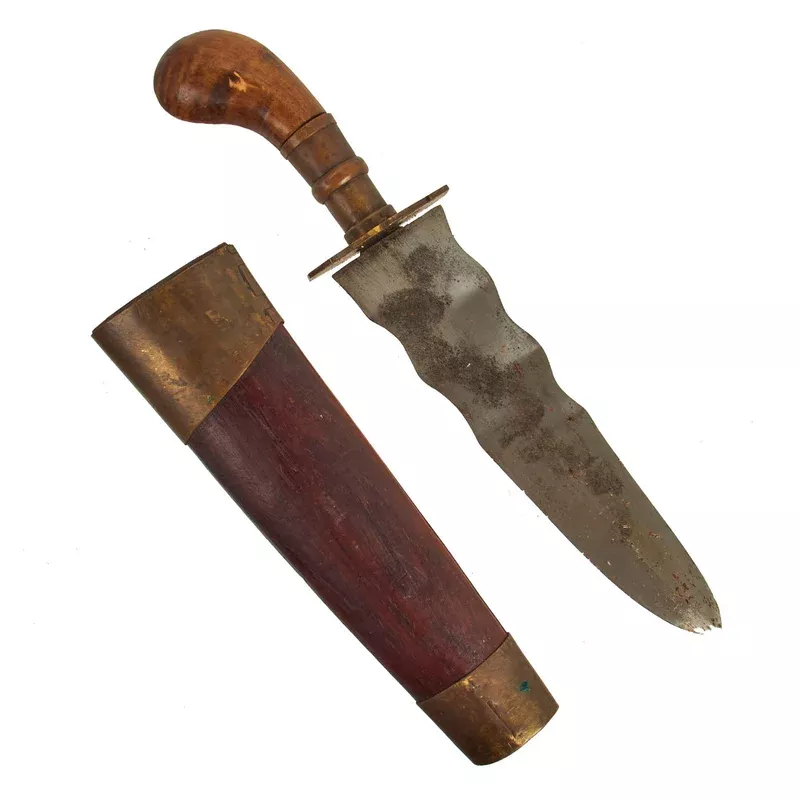Original Philippines 19th / Early 20th Century Gunong Dagger With Scabbard