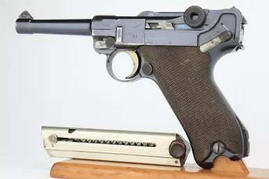 SOLD - 1915 DWM Luger (1030g - 24725)