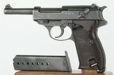 SOLD - 1943 Mauser P.38 - BYF 43 (9105e - 35292 - RJ)