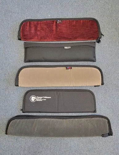 SOLD - 5 Dagger Soft Cases (082923-3)
