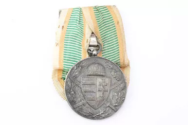 SOLD - Hungarian WWI Commemorative Medal