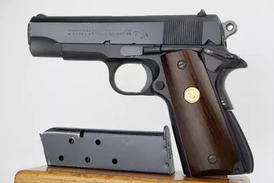 SOLD - Minty Colt Lightweight Commander